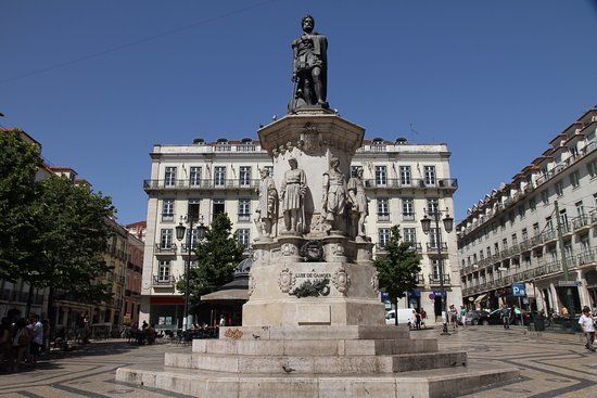 Luis de Camoes Square